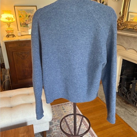 Uniqlo Souffle Yarn Short Cardigan - Picture 2 of 4